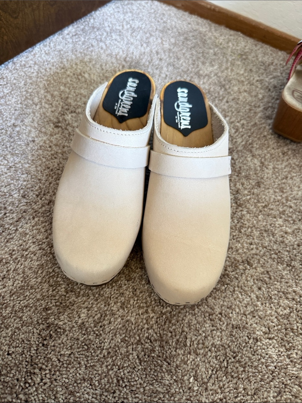 Sandgrens Women's Cream Slip-On Mules